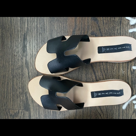 steve madden greece sandals black